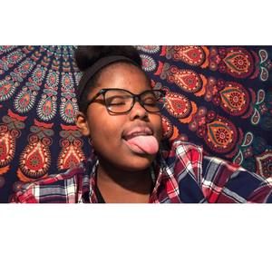 Meet your Posher, Alona